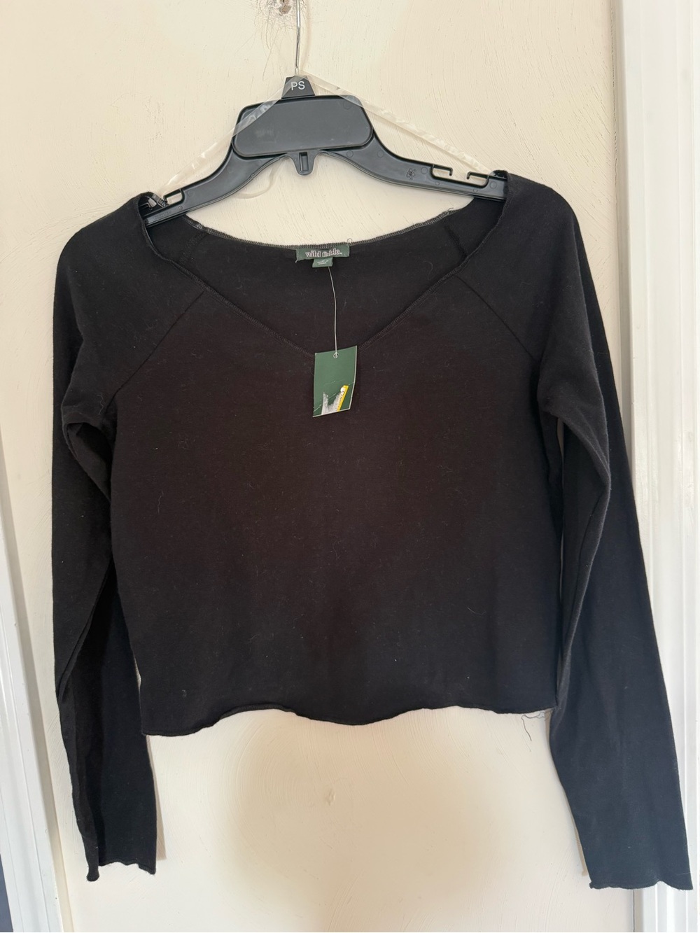 wild fable Black Long-Sleeve V-Neck Cropped cotton Top